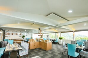 Restaurant - Saalak Lite Eliot Exotica  (Dharamshala)