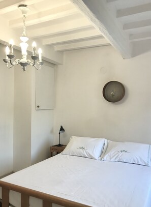 1 Schlafzimmer, Bügeleisen/Bügelbrett, Reisekinderbett, Bettwäsche