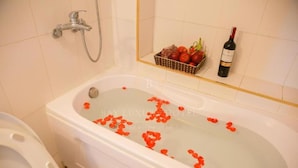 Unclassified image, 5 of 7, button - Royal Hotel by Bay Luxury (Hanoi)