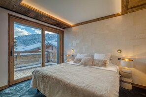 8 chambres, coffres-forts dans les chambres, fer et planche à repasser