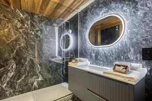 Hårtørrer, håndklæder, Sæbe, Toiletpapir