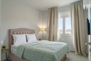 3 chambres, fer et planche à repasser, Wi-Fi gratuit, draps fournis