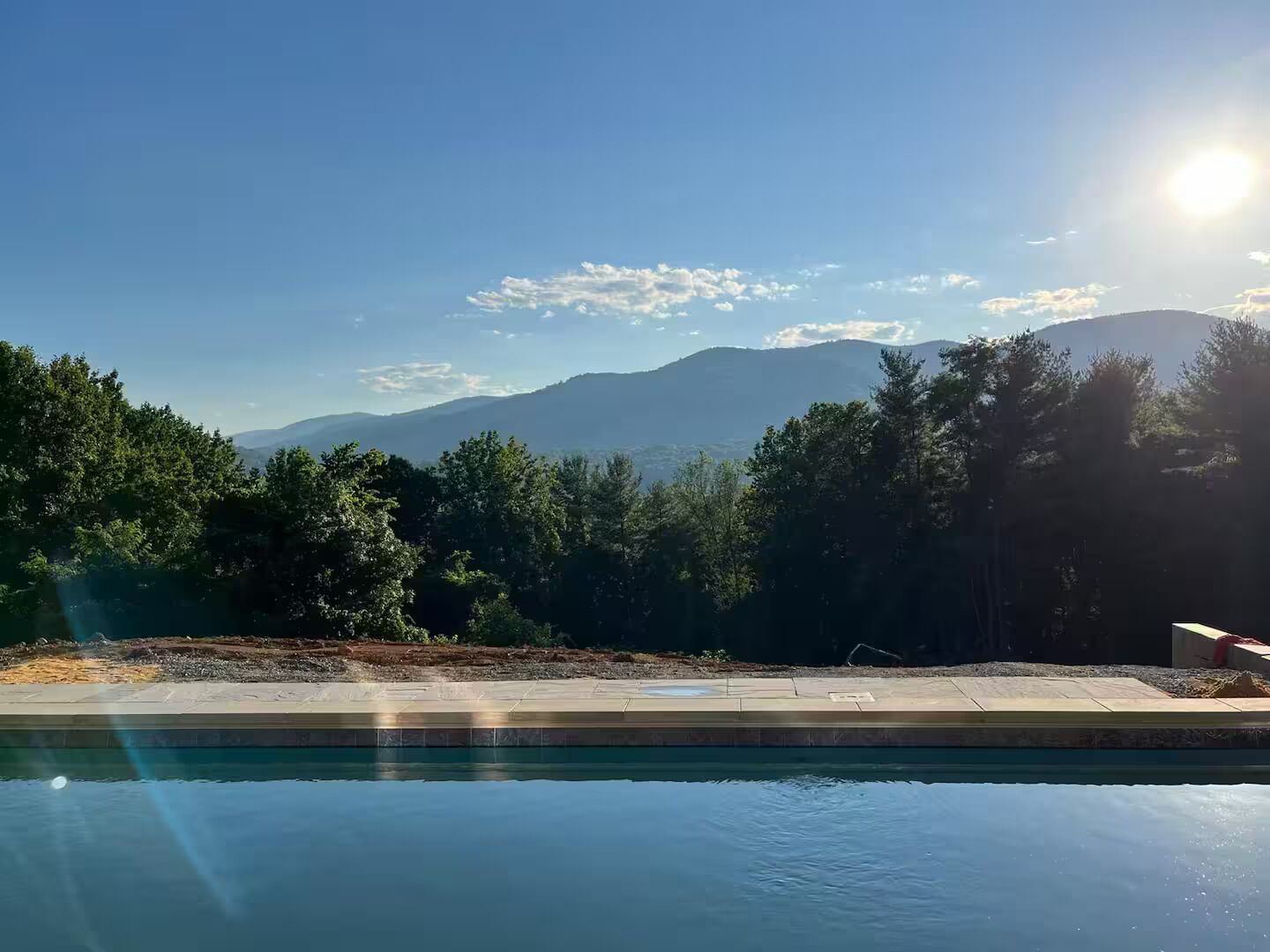 Alberca al aire libre y alberca climatizada