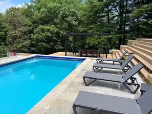 Outdoor pool, a heated pool - Breathtaking views of Shenandoah National Park with heated pool and hot tub. 

 (Sperryville)