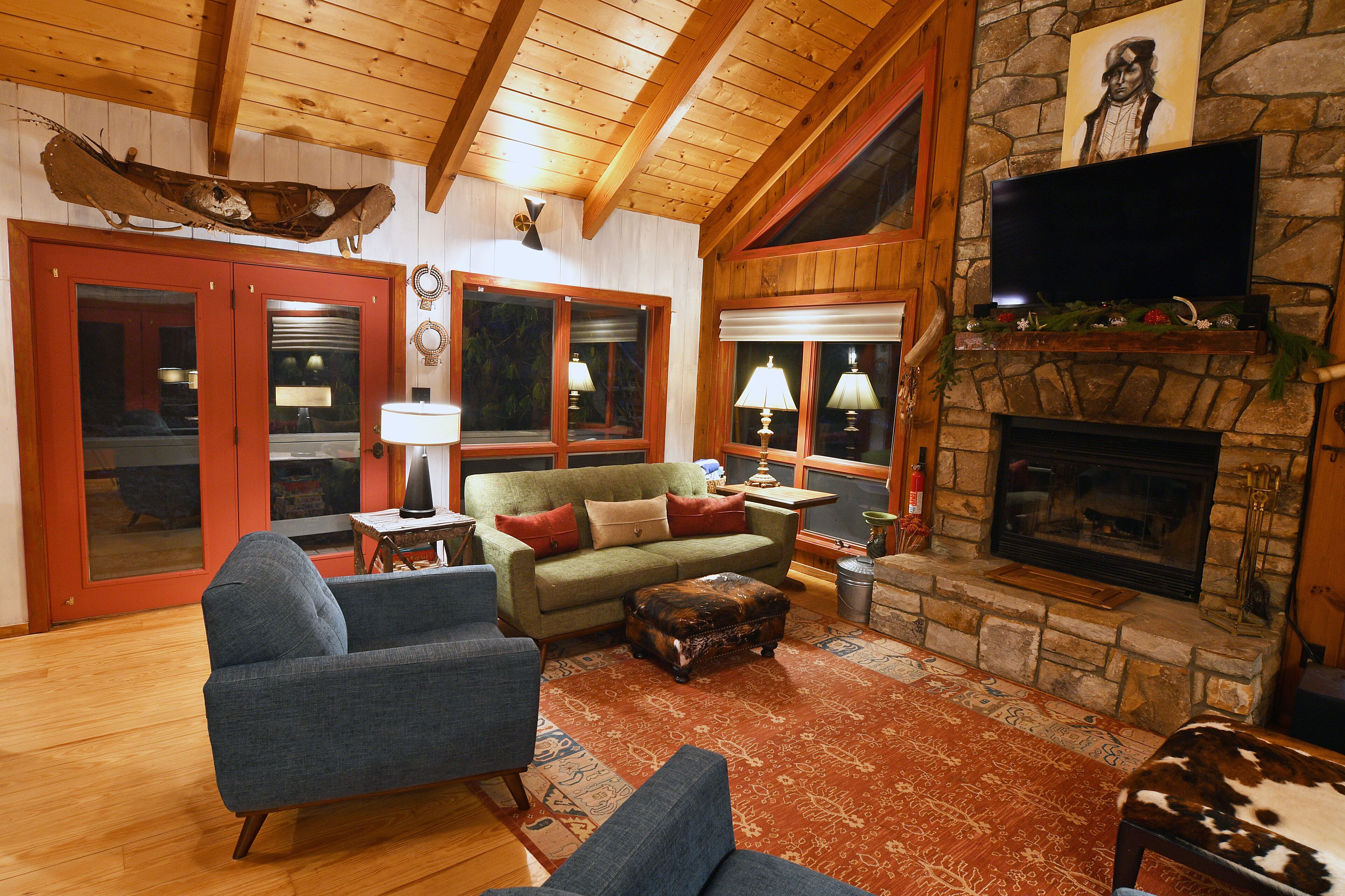 TV, fireplace, stereo