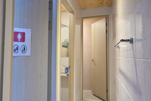 Shared bathroom - Seoul Papa Guesthouse (Seoul)
