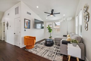 Smart TV, computer monitors - Downtown Phoenix Modern Retreat | 2 Homes in 1! (Phoenix)