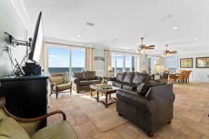 TV, tavolo da calcetto