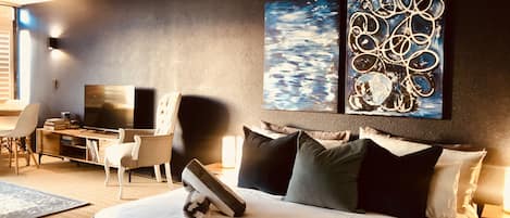 1 bedroom, in-room safe, desk, iron/ironing board