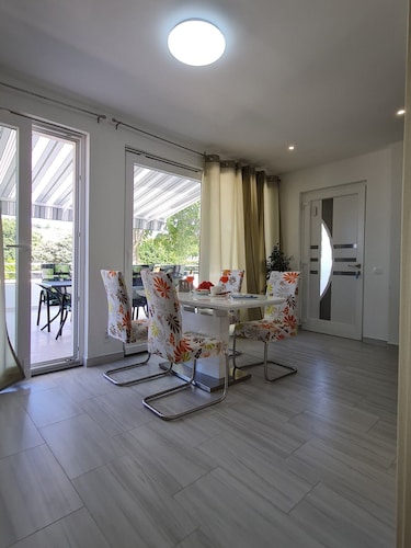 Luxury Apartment Ani II