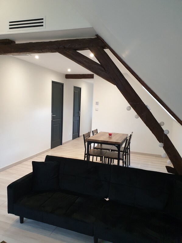 Interior - La Casa d'Augy à Farges, proche de Avord et Bourges en gite de 2 à 8 personnes (Farges-en-Septaine)