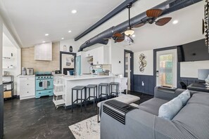 Smart TV, computer monitors - Downtown Phoenix Modern Retreat B | Walkable (Phoenix)
