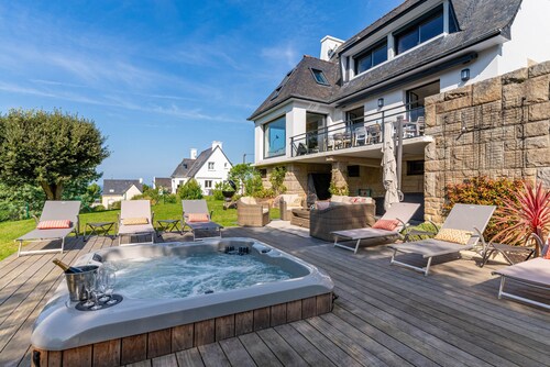 Privileged setting and sea view in Fréhel