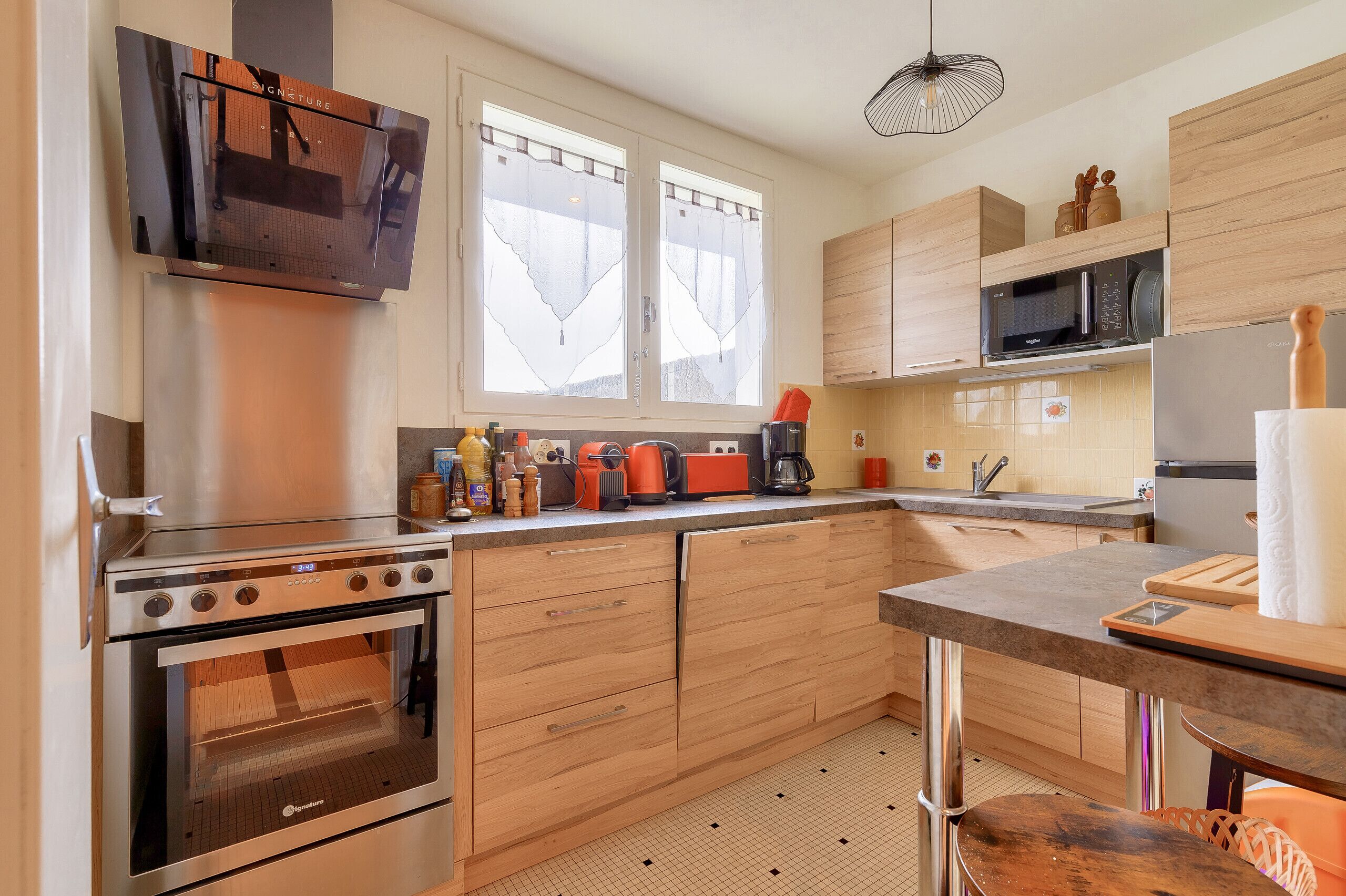 Réfrigérateur, micro-ondes, four, lave-vaisselle