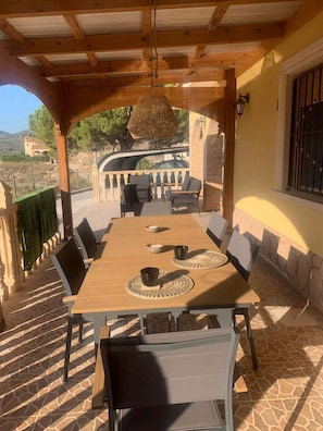 Outdoor dining