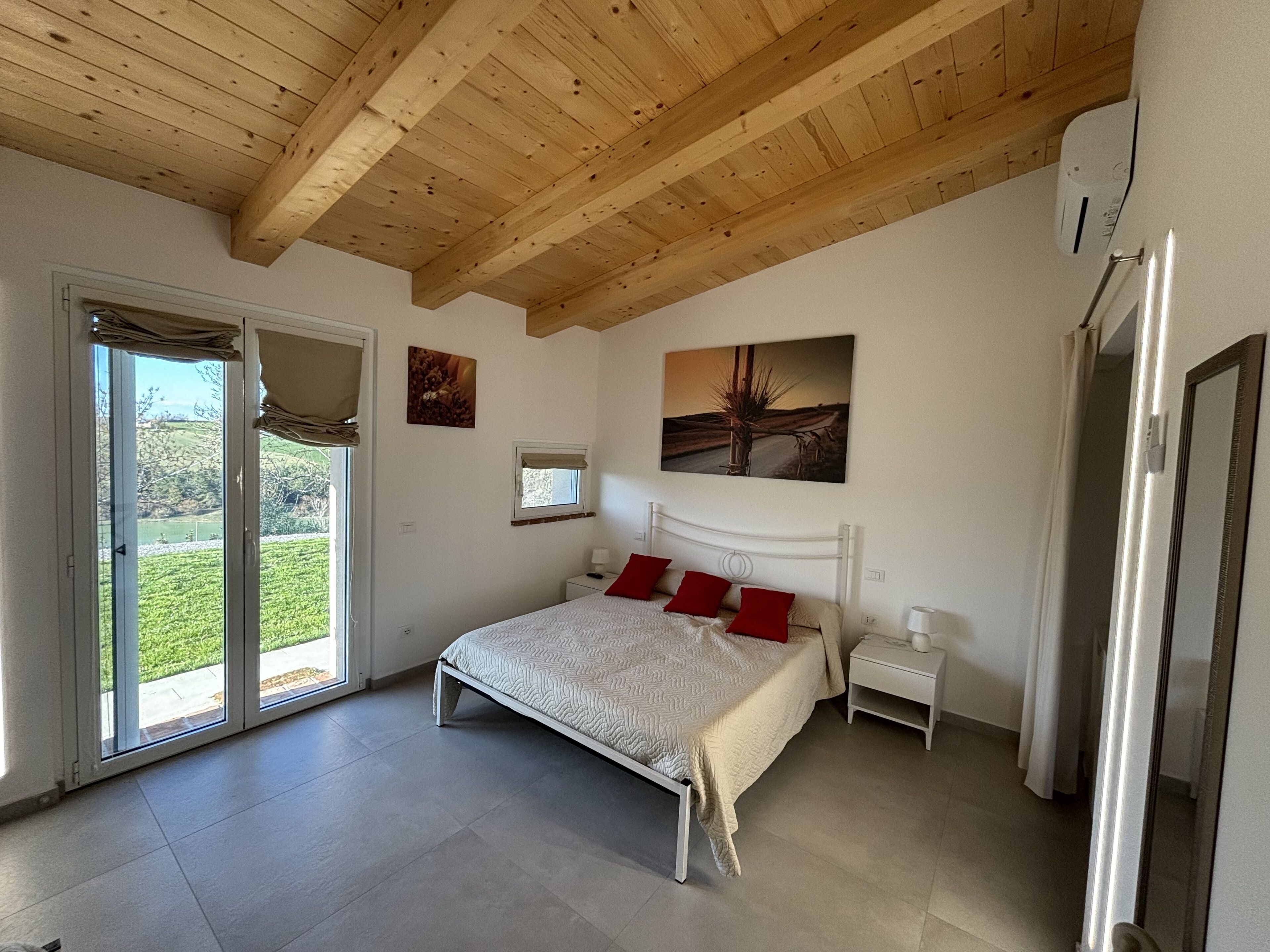 1 chambre, coffres-forts dans les chambres, fer et planche à repasser