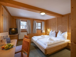 Literie hypoallergénique, bureau, Wi-Fi gratuit, draps fournis