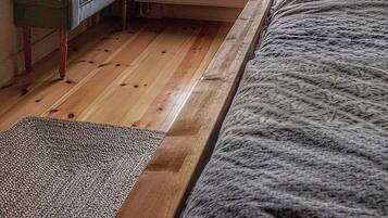 1 Schlafzimmer, Zimmersafe, Schreibtisch, Bügeleisen/Bügelbrett