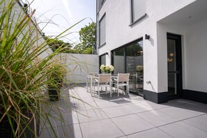 Outdoor dining - NEU Luxuswohnung in Waldrandlage Nähe Köln Messe! (Leverkusen)
