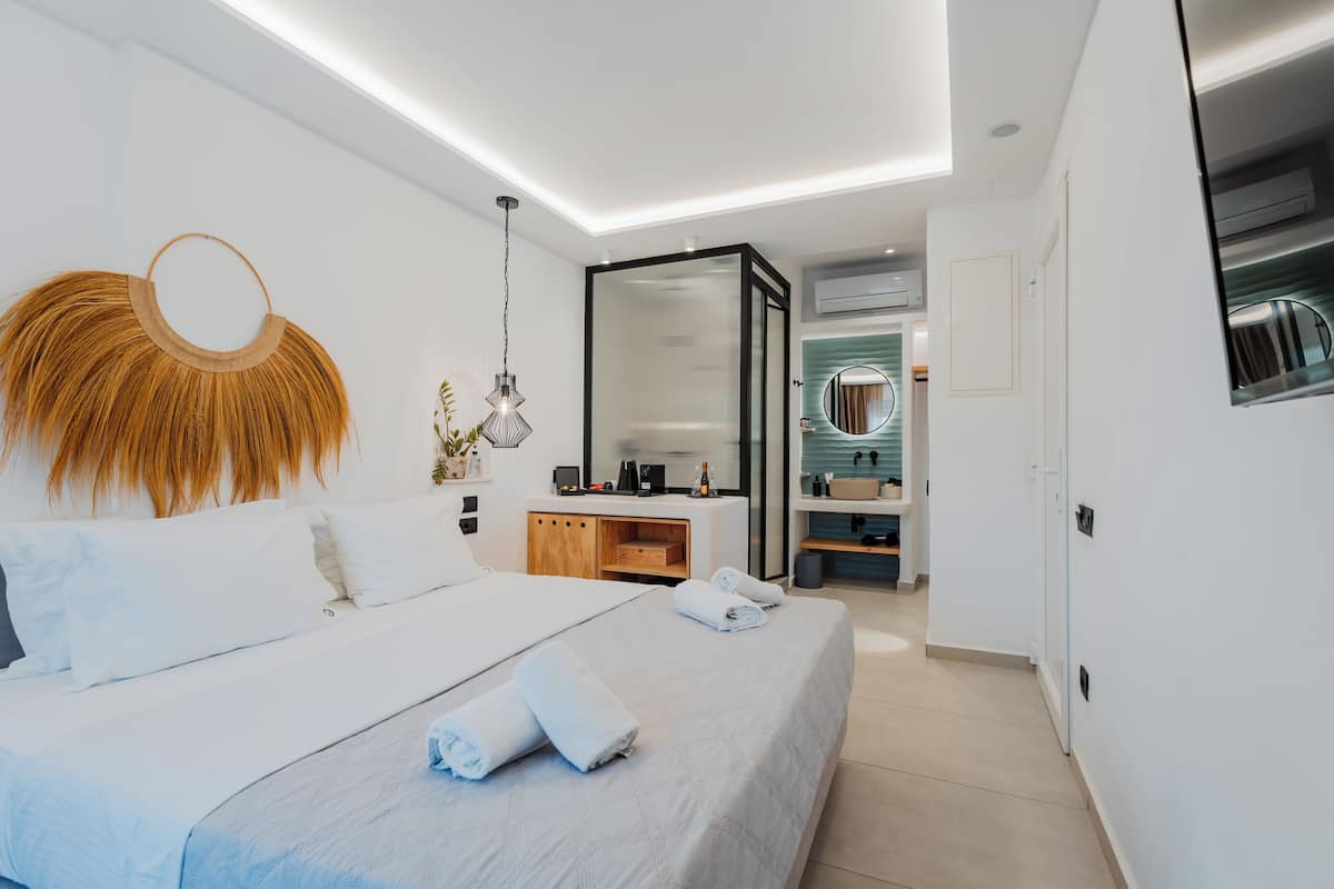Superior Double Suite P/V with Hot Tub | 1 bilik tidur, cadar kapas Mesir, peralatan tempat tidur premium