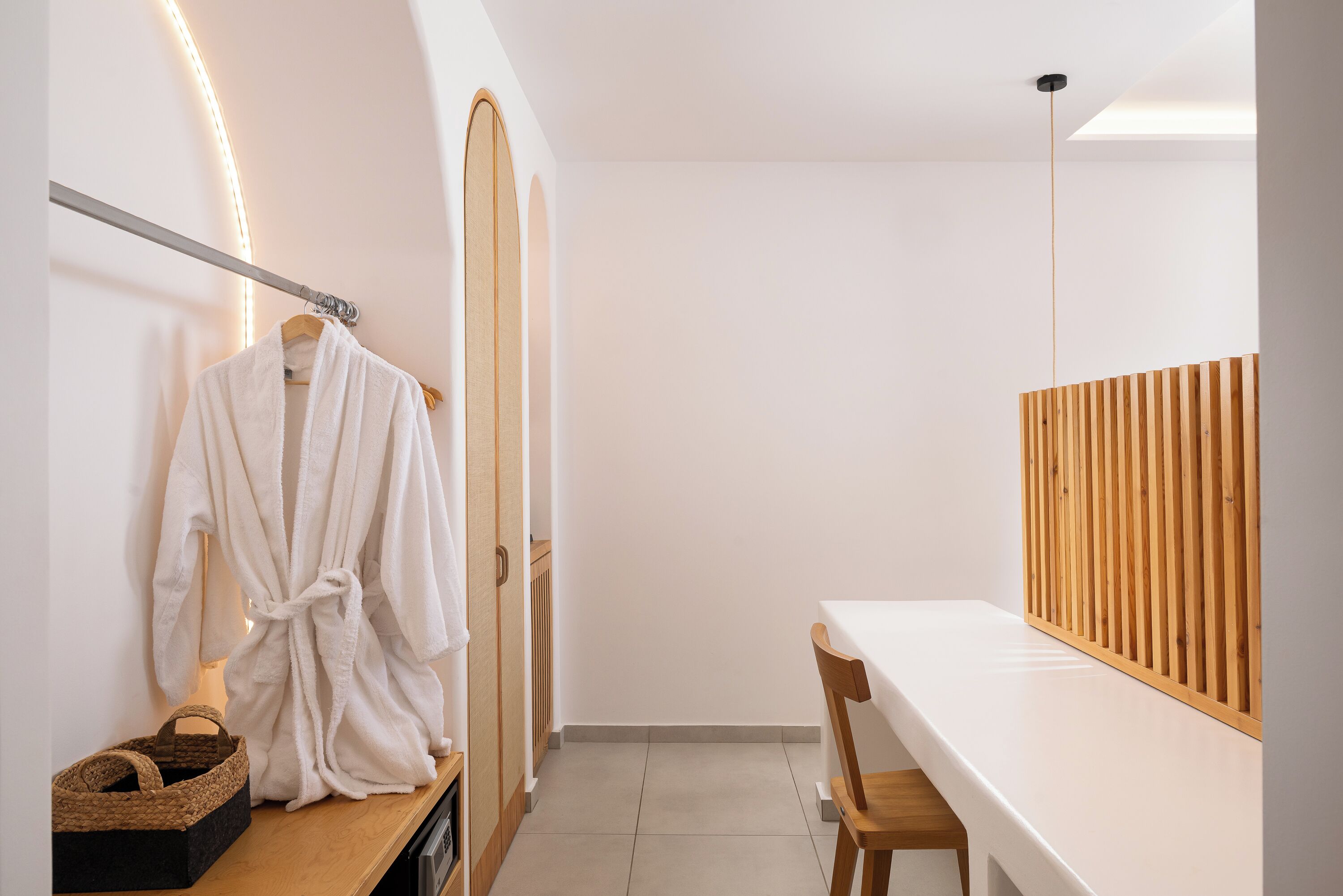 Honeymoon Suite with Outdoor Jacuzzi | 埃及棉床單、高級寢具、羽絨被、舒適加層