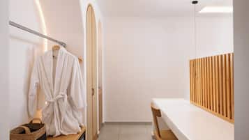 Honeymoon Suite with Outdoor Jacuzzi | Egyptiske bomuldslagner, premium-sengetøj, dundyner