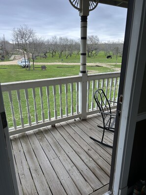 Terrace/patio - Commanche Country Ranch … a True Texas Experience (Lockhart)