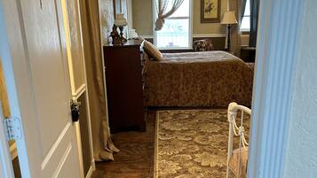 1 bedroom, iron/ironing board, bed sheets