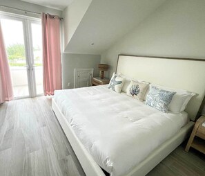 4 chambres, fer et planche à repasser, Wi-Fi, draps fournis