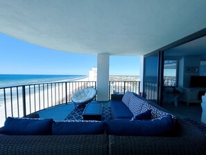 Property grounds - Beachfront Condo, Large Pool, Hot Tub, Large Balcony, Beautifully Remodeled (panama city beach)