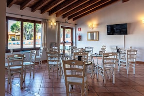 Bar à beira da piscina