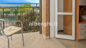 Classic Double Room | Desk, laptop workspace, free WiFi