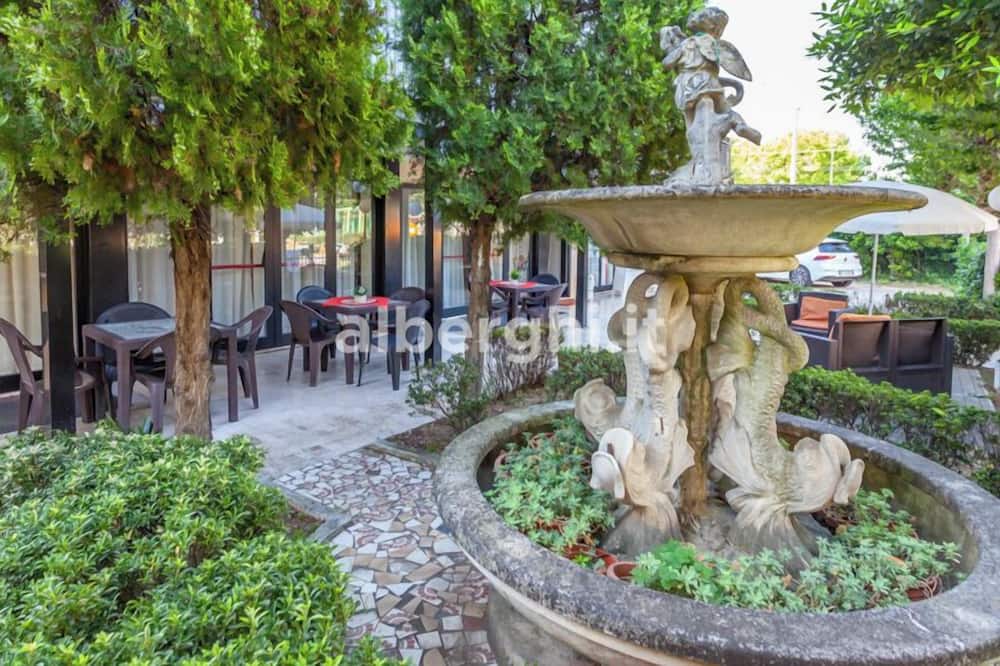 hotel paradiso