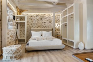 Suite Deluxe, vue sur la mer | 1 chambre, bureau, espace de travail pour ordinateurs portables