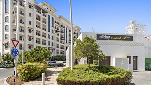 Exterior - WelHome - Luxury Apt Close to Yas Water and Ferrari World (Abu Dhabi)