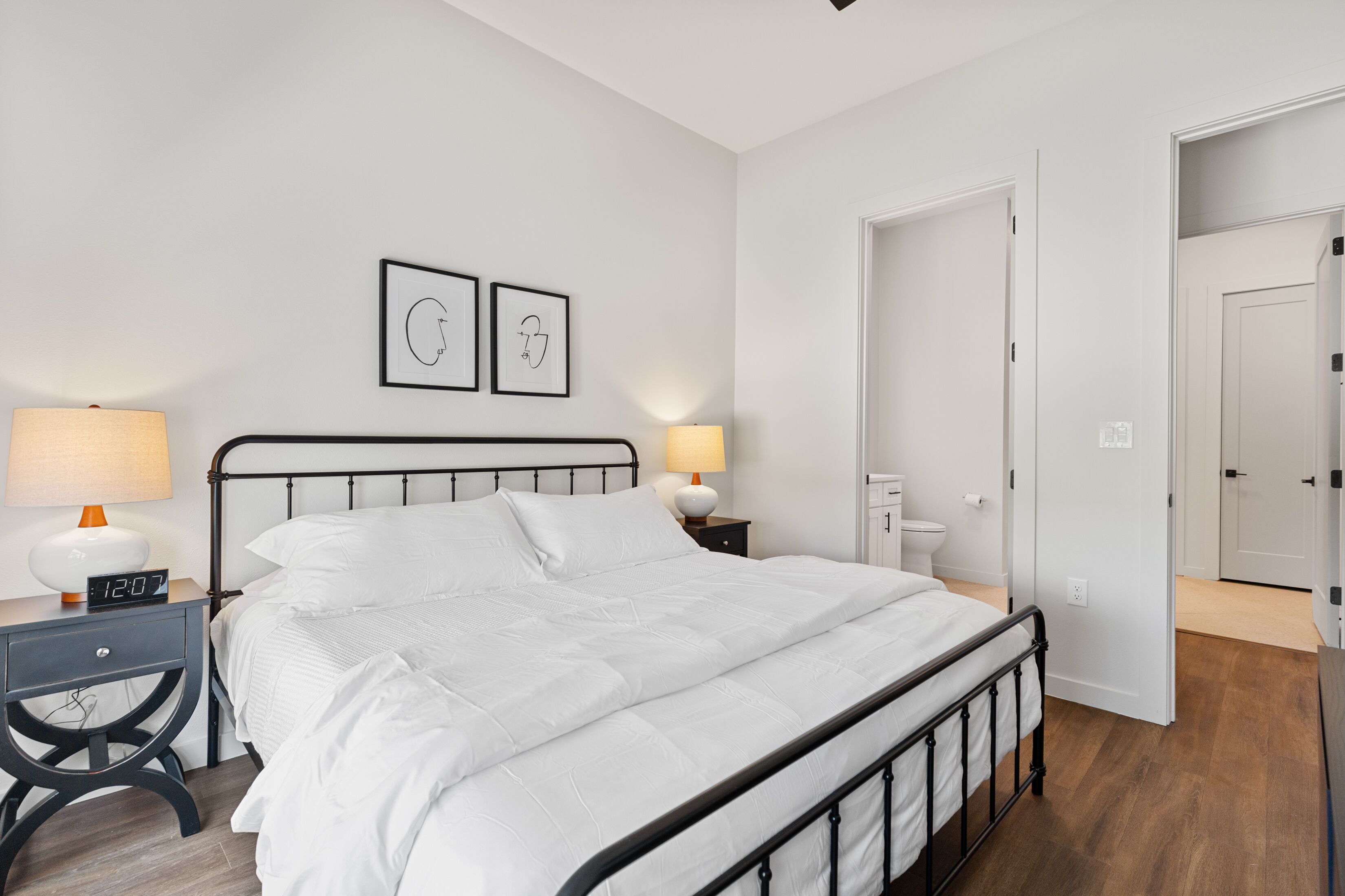 1 chambre, bureau, fer et planche à repasser, Wi-Fi