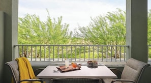 Outdoor dining - Marriot's Canyon Villas 1 Master suite. (Phoenix)