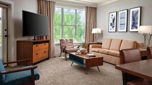 TV, DVD player - Marriot's Canyon Villas 1 Master suite. (Phoenix)