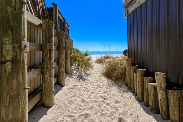 Beach - Contemporary coastal townhome with on-site pool/beach access & private patio (Miramar Beach)