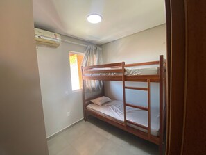 2 makuuhuonetta, silitysrauta/-lauta, Wi-Fi, vuodevaatteet