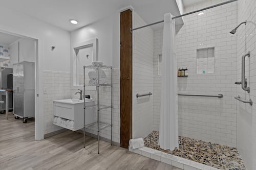 Superior Suite | Bathroom | Shower, hair dryer, bathrobes, towels