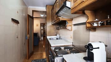 Apartment | Private kitchen | Microwave, cookware/dishes/utensils