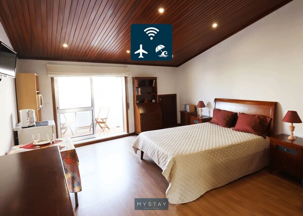 Iron/ironing board, free WiFi, bed sheets - MyStay - Esperança Apartments (Porto)