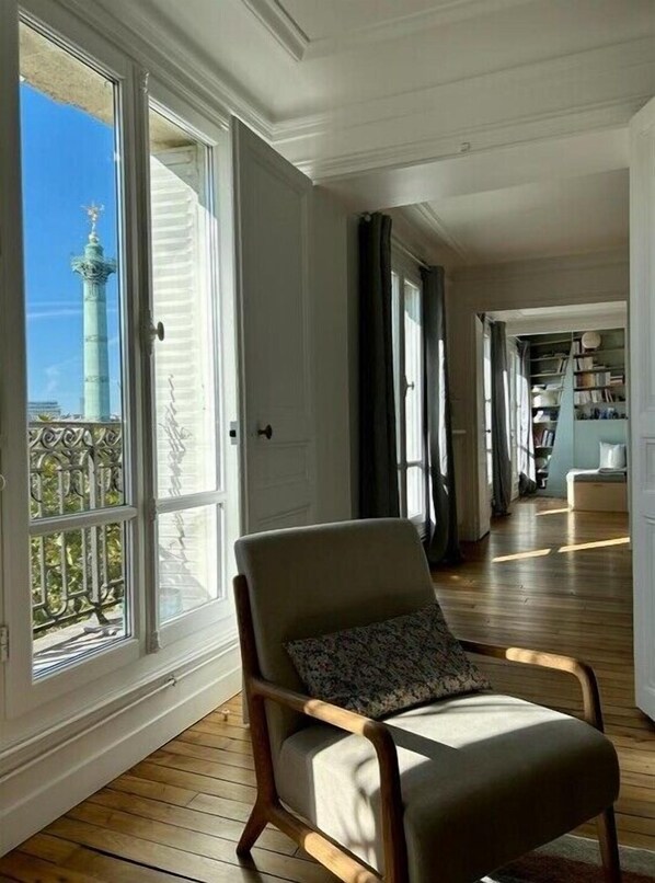 Interior - Bastille/Marais apartment with long balcony & AC (Paris)