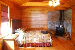 1 bedroom, WiFi, bed sheets - Lakeside Cabin (Chazy)