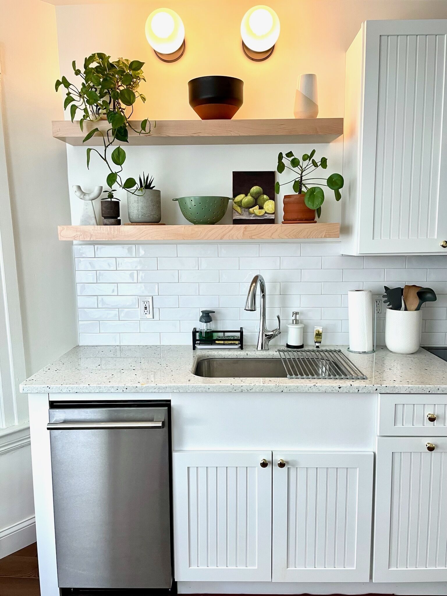 Centrally located walkable to downtown with free parking! Newly renovated 1b/1ba