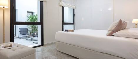 3 slaapkamers, een strijkplank/strijkijzer, wifi, beddengoed