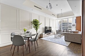 Elite Apartment | Dining room - WelHome - Exclusive Apartment 5 minutes Walk to Dubai Mall (Dubai)