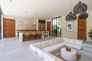 TV, offices - Luxury Two Bedroom Villa in Bingin (Kecamatan Kuta Selatan)