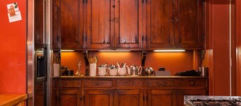 Mansion - Palais des Congrès, near Champs-Elysées.